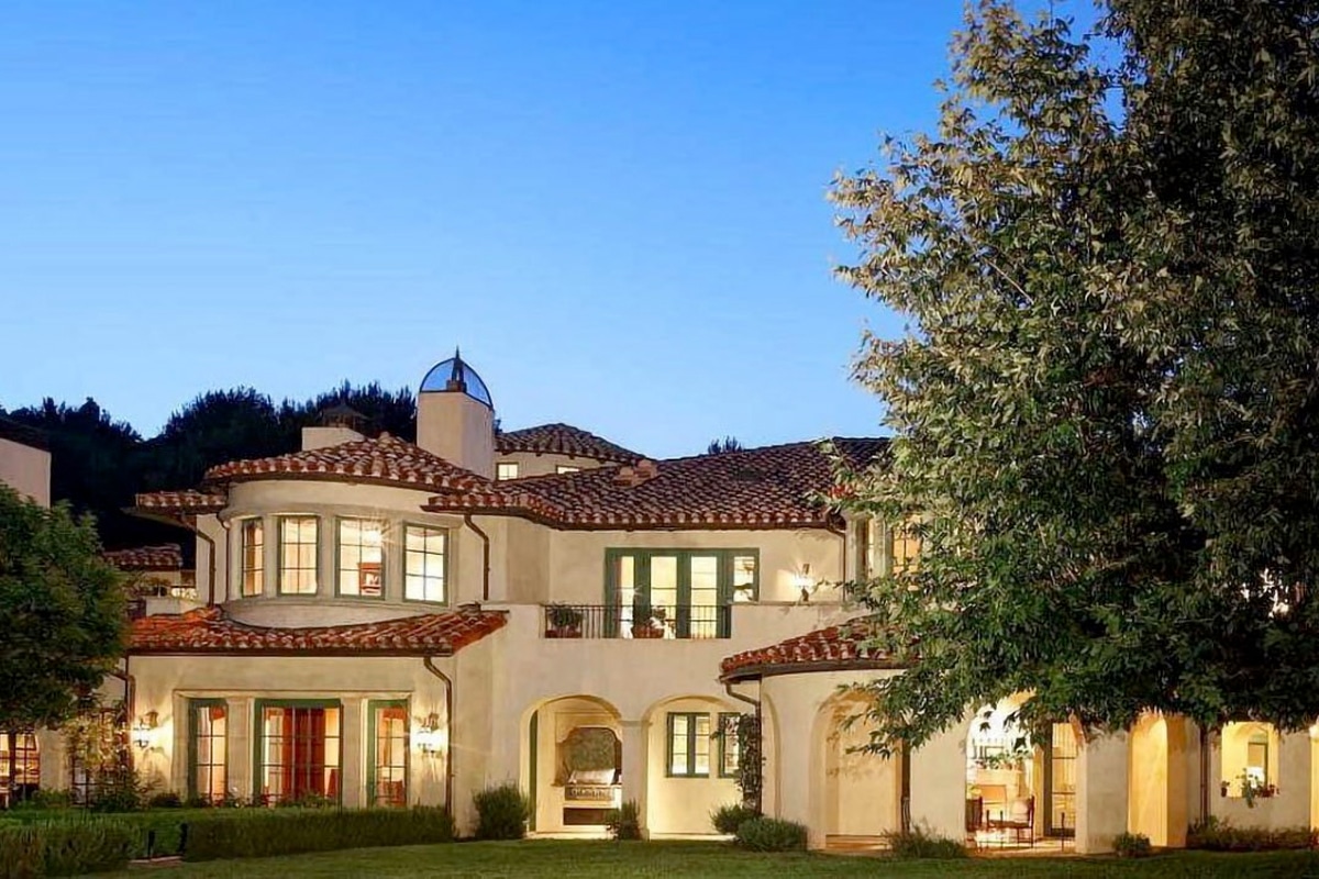 Dwayne Johnson - Nolita Harbour