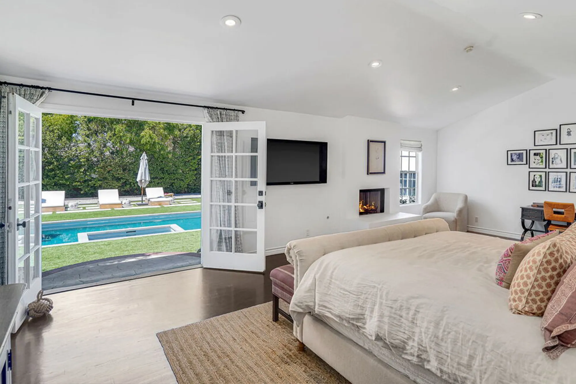 Dwayne Johnson - Nolita Harbour