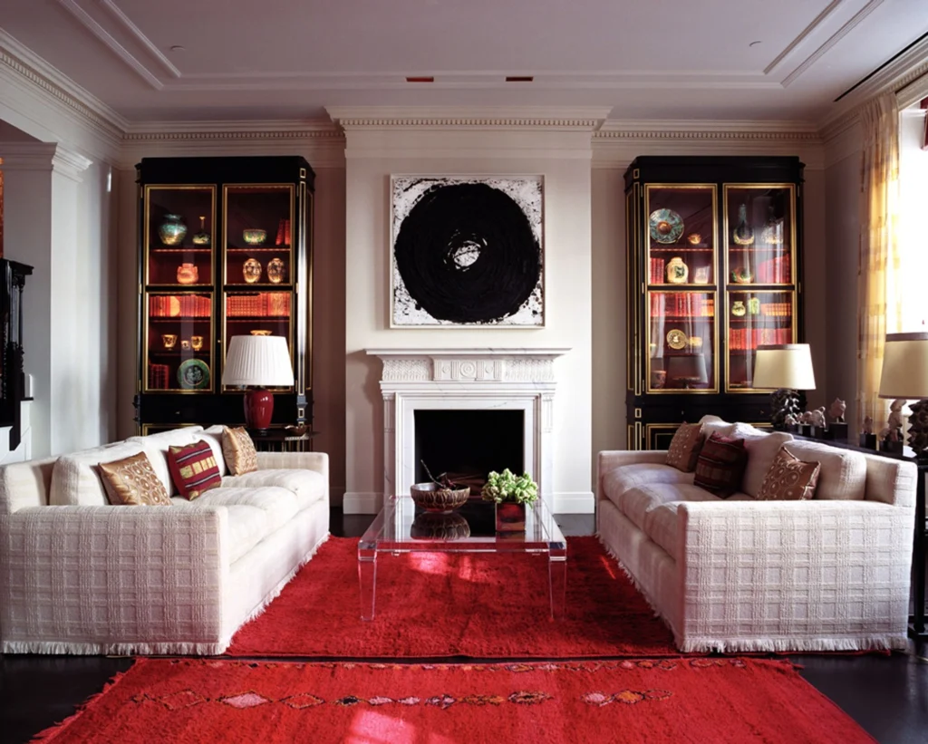 Peter Marino’s Manhattan apartment living room, blending leather seating, modern art, and refined proportions to illustrate his approach to high-end interior design in New York residences.