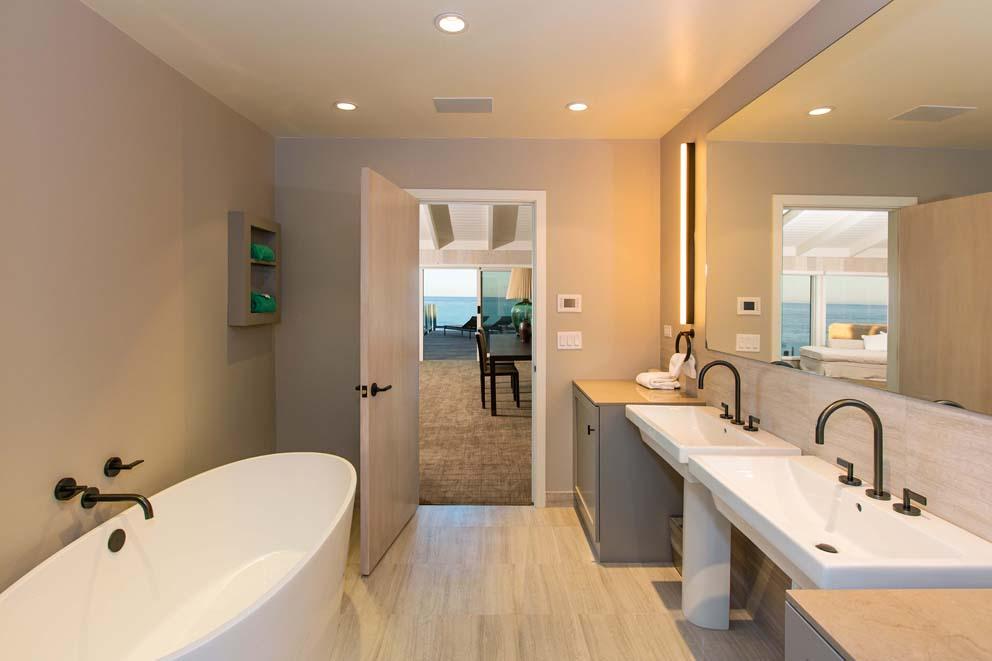 Leonardo DiCaprio’s Luxury Properties: Malibu Beach House
