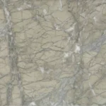 Campione di marmo Persian Green lucidato con venature intricate, che evidenzia opzioni di materiali su misura nel design di mobili di lusso di Nolita Harbour.