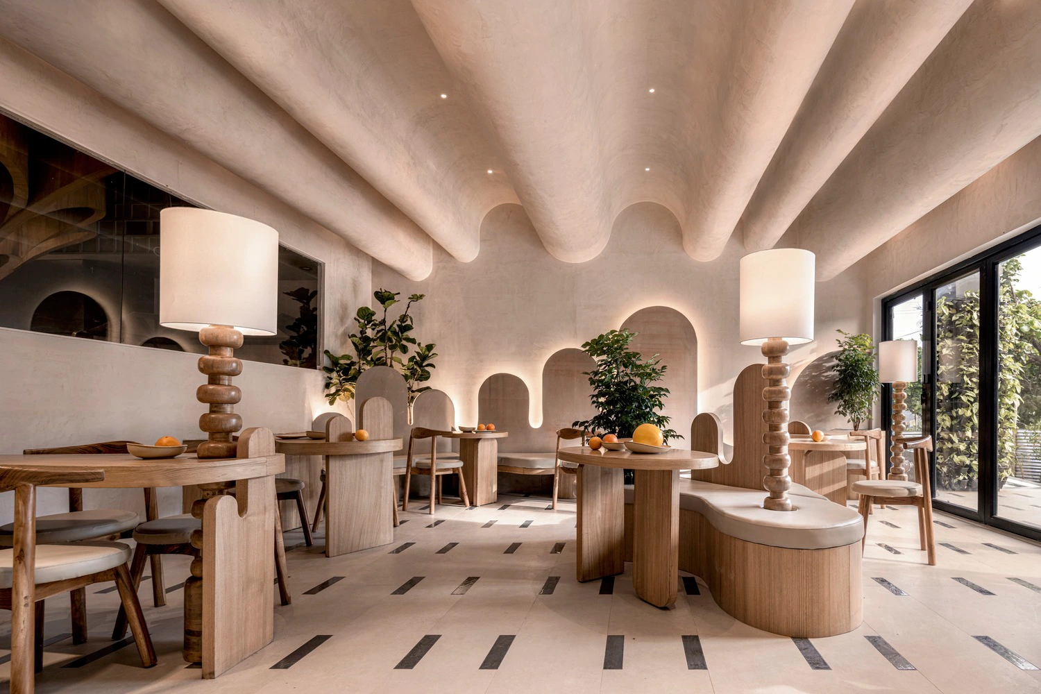 Dining room designed with mixed materials in mind