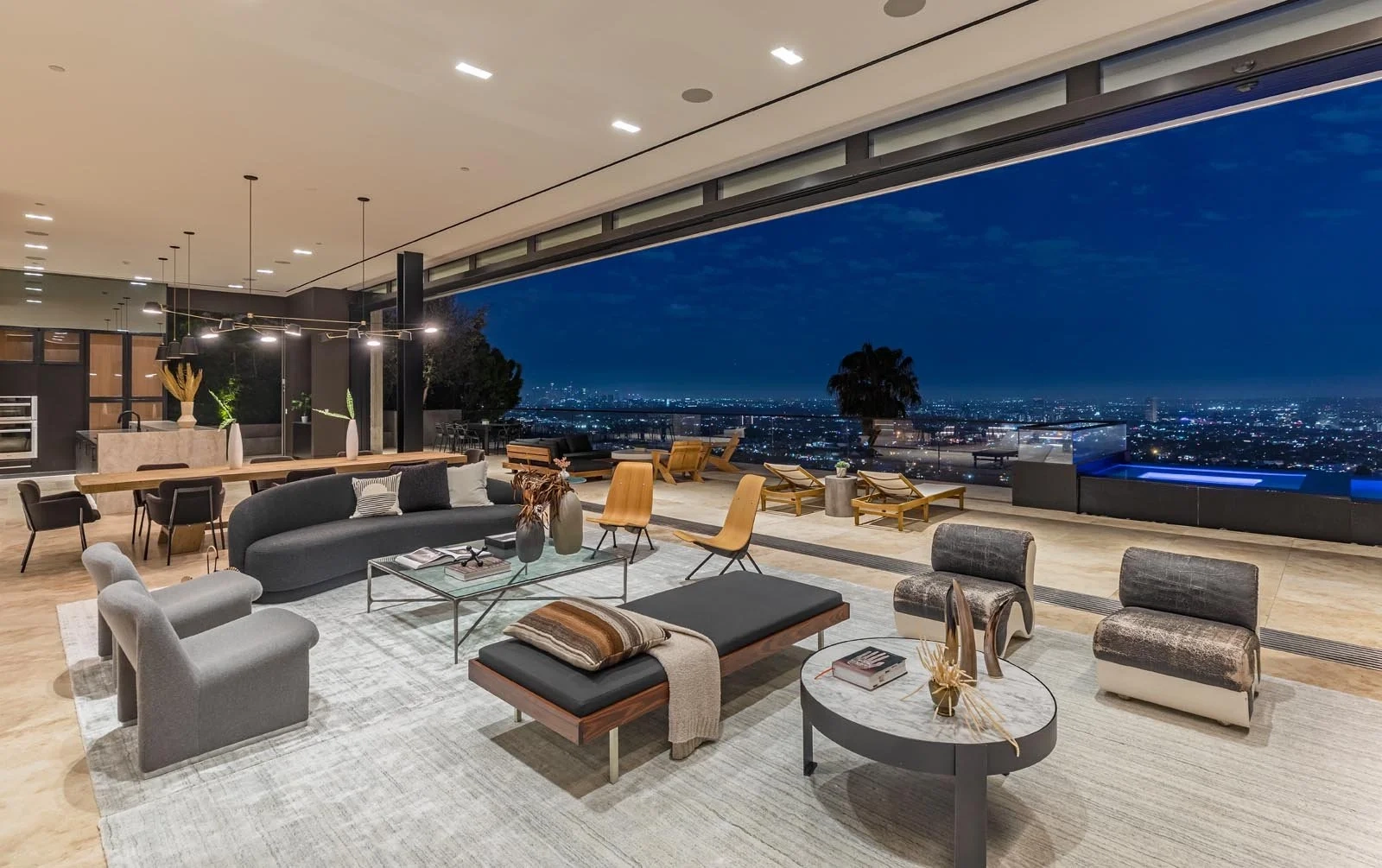 Common interior design in Hollywood Hills Estates.