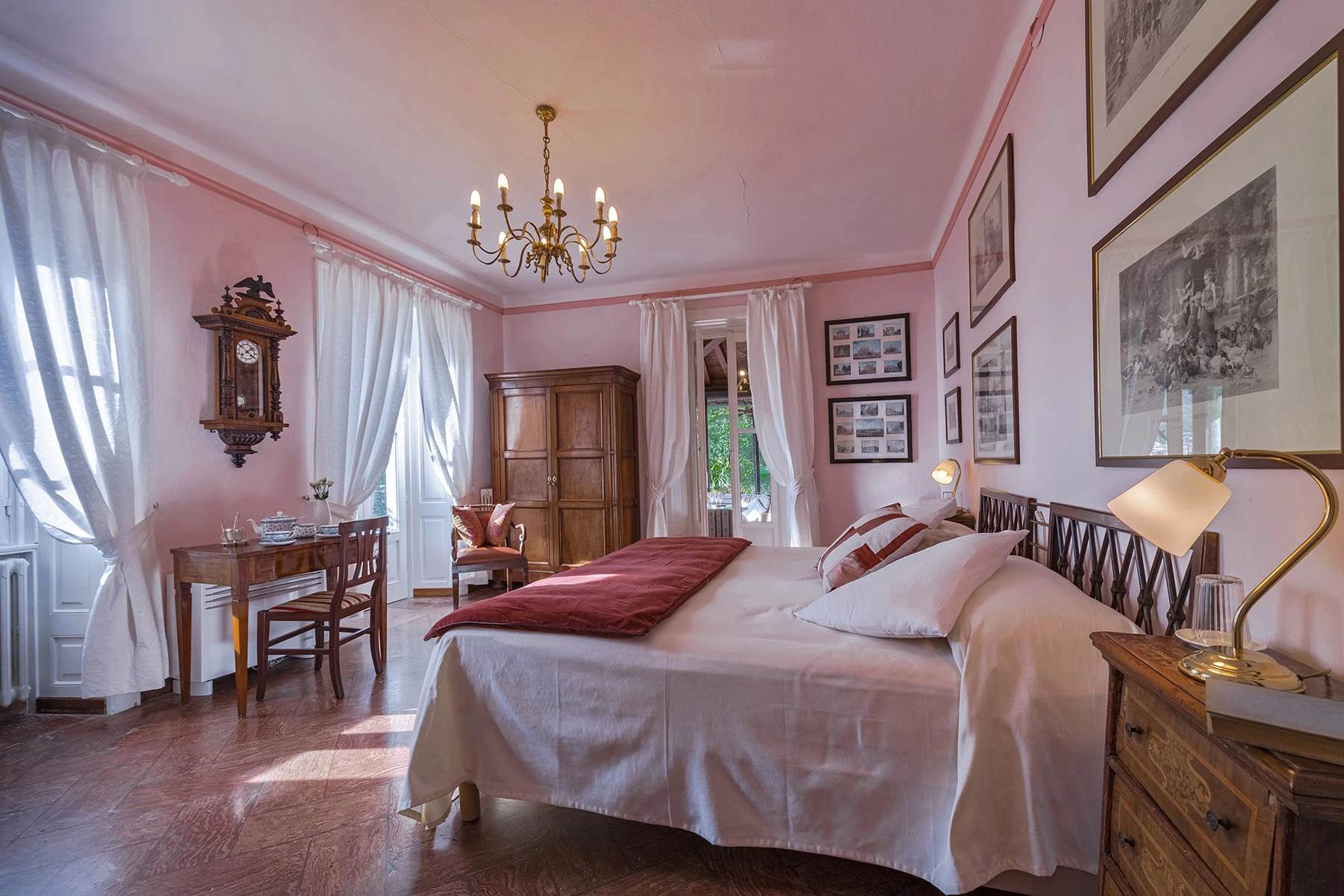 Bedroom in a Mansion in Lake Como.