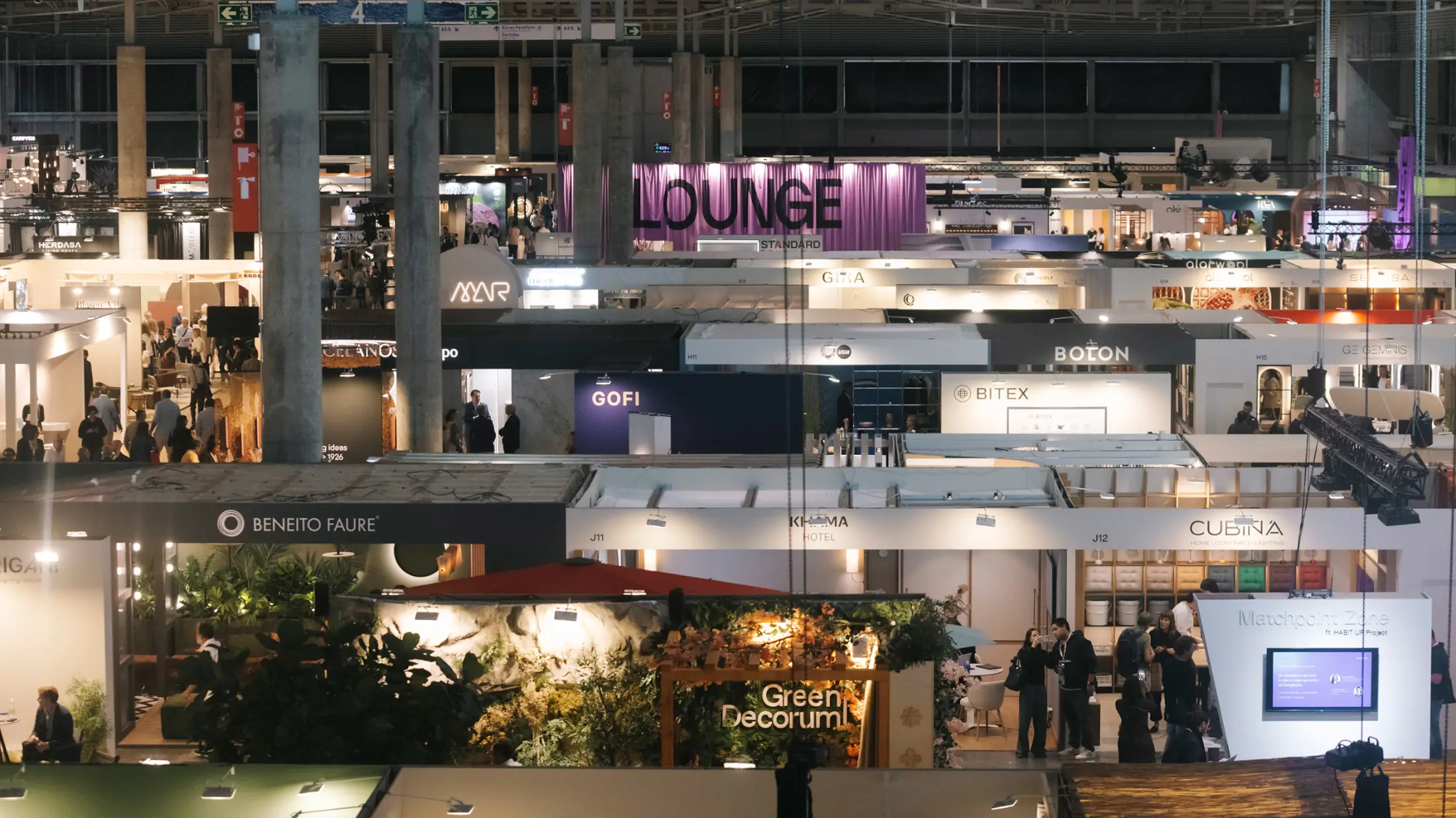 International exhibitors showcasing innovative hospitality interior solutions at Interihotel Madrid